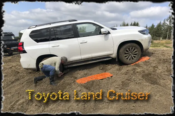 Training für Toyota Land Cruiser Fahrer - Fahren im Tiefsand